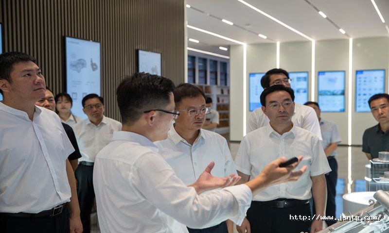 1723710336964279kjVh.jpg AR1I5377.jpg