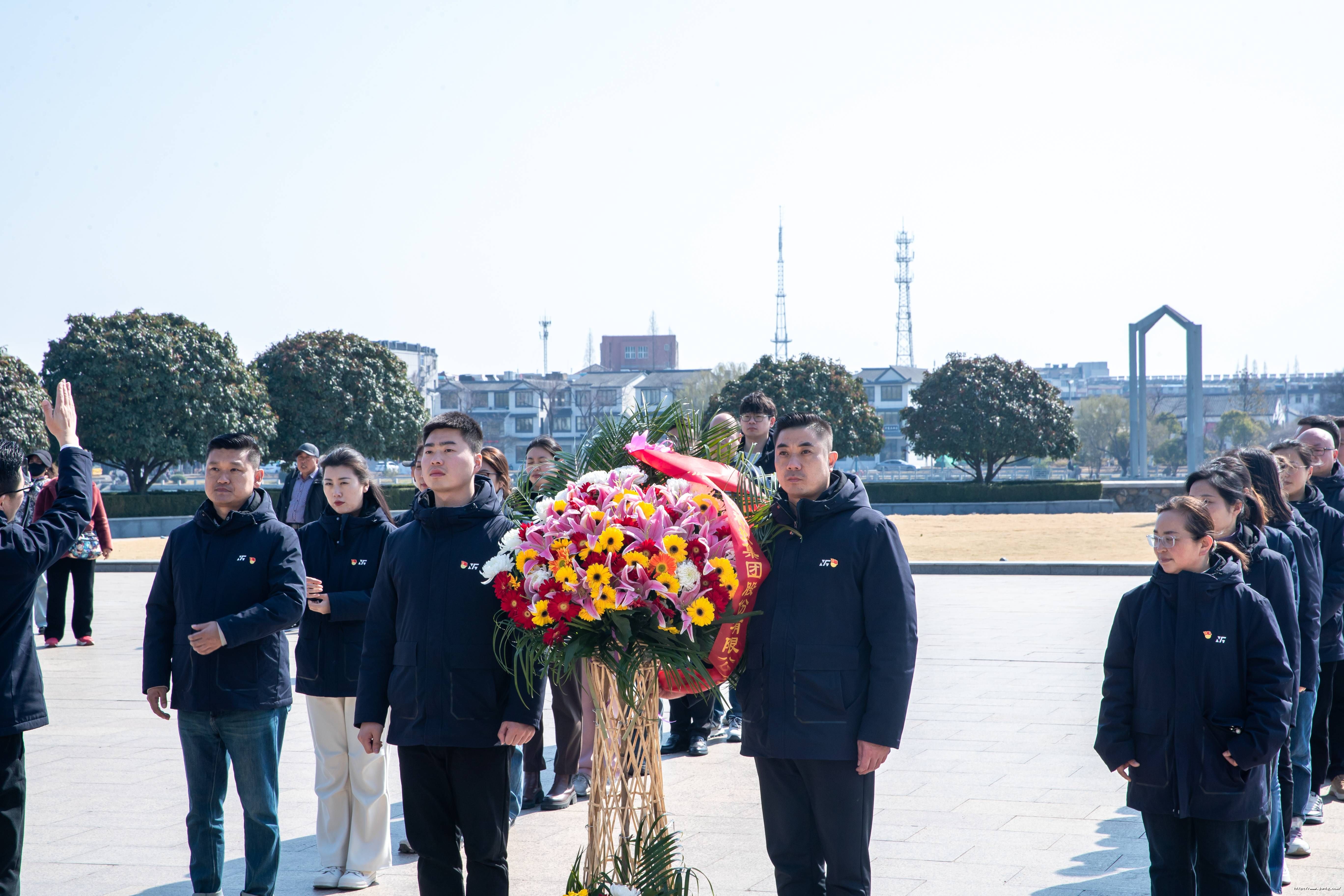 17415891409255870vG2.jpg AR1I7035(1).jpg